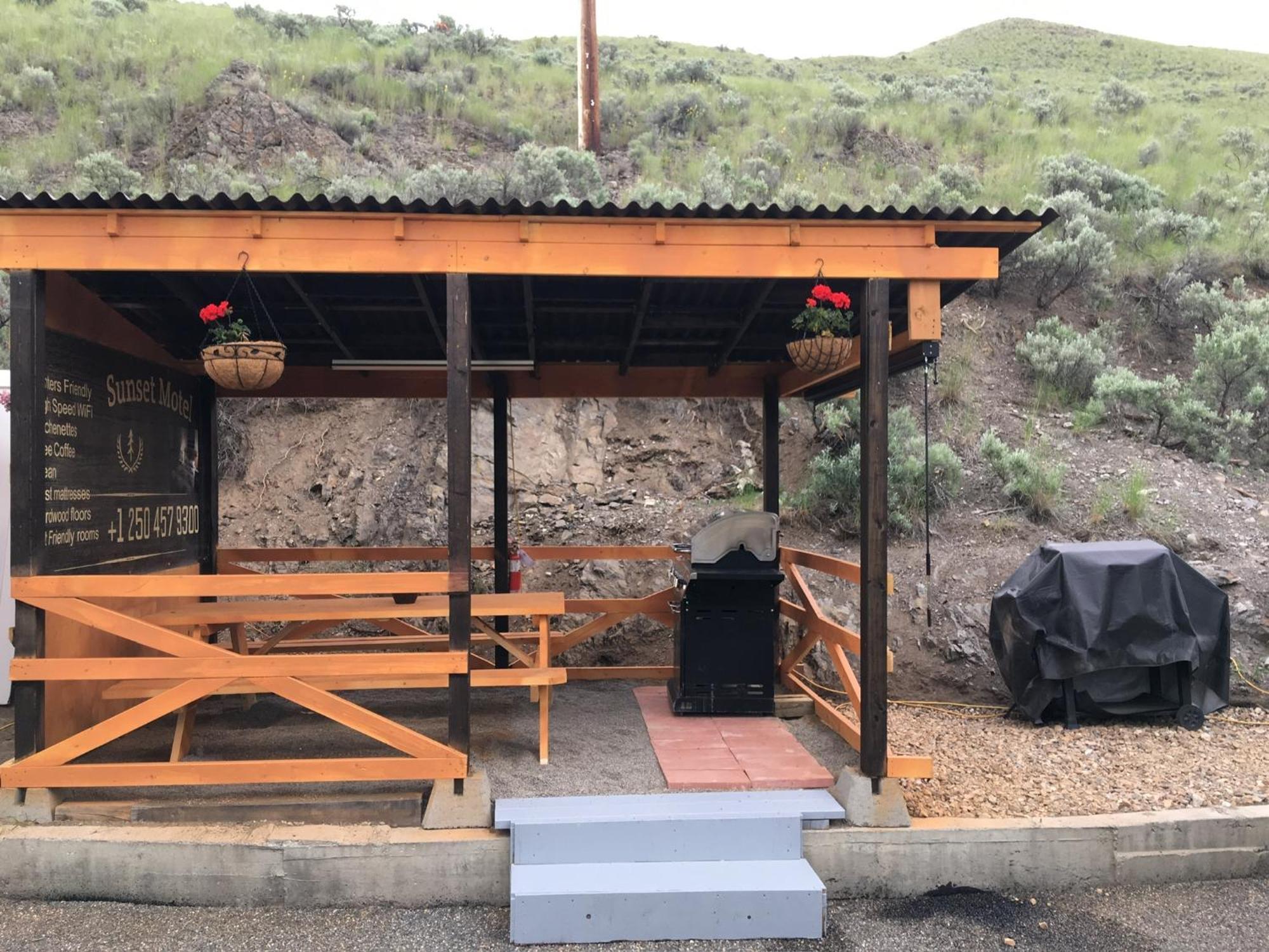 Sunset Motel Cache Creek Εξωτερικό φωτογραφία
